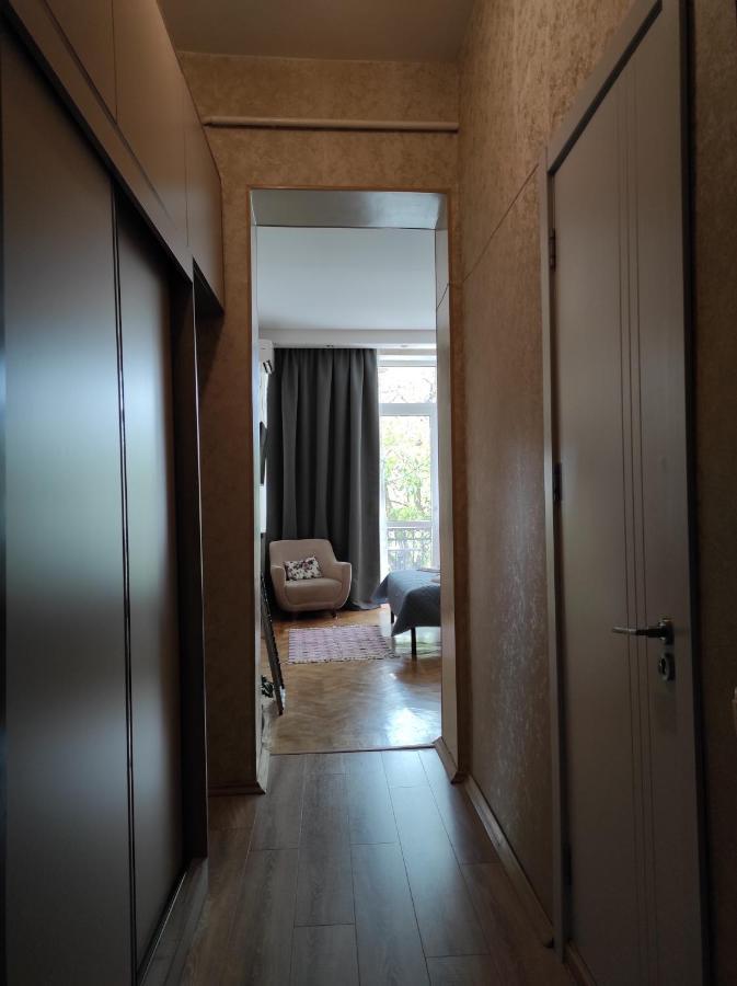 Tranquil Apartment In Vake Tbilisi Exterior foto